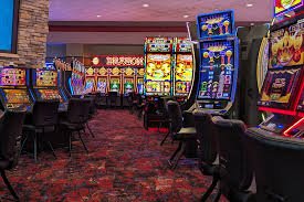 Antarmuka permainan slot Diamond Empire dengan fitur bonus